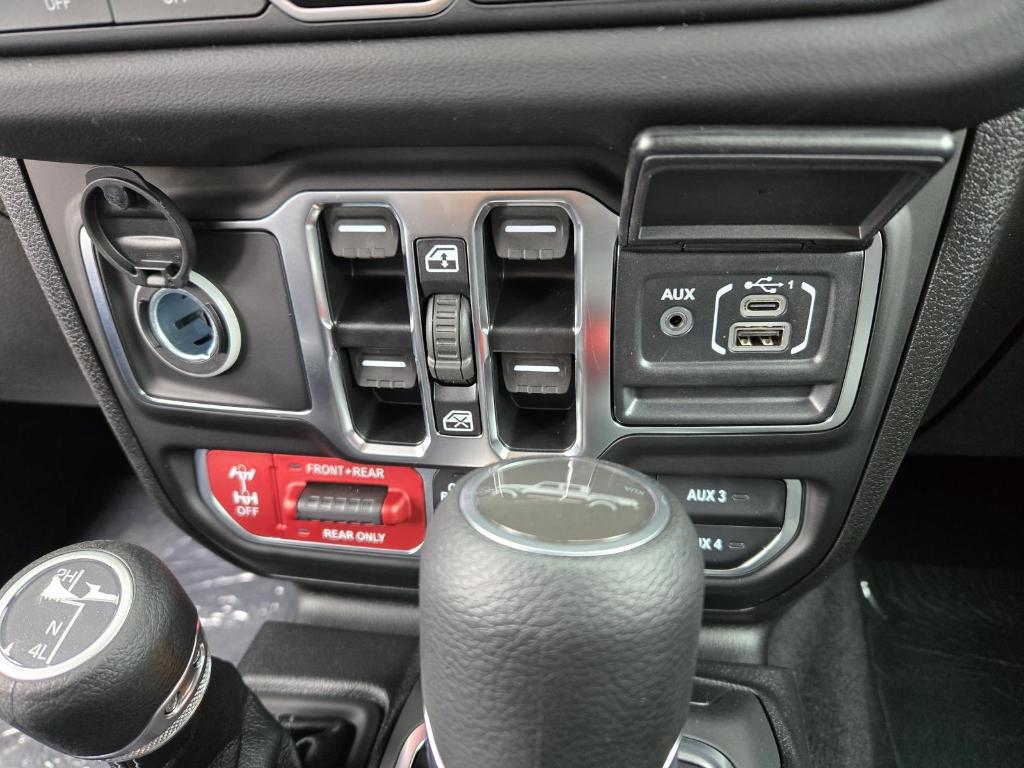 new 2025 Jeep Gladiator car, priced at $58,500