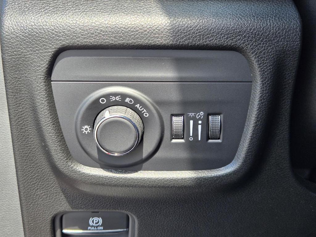 new 2025 Jeep Grand Cherokee L car, priced at $39,875