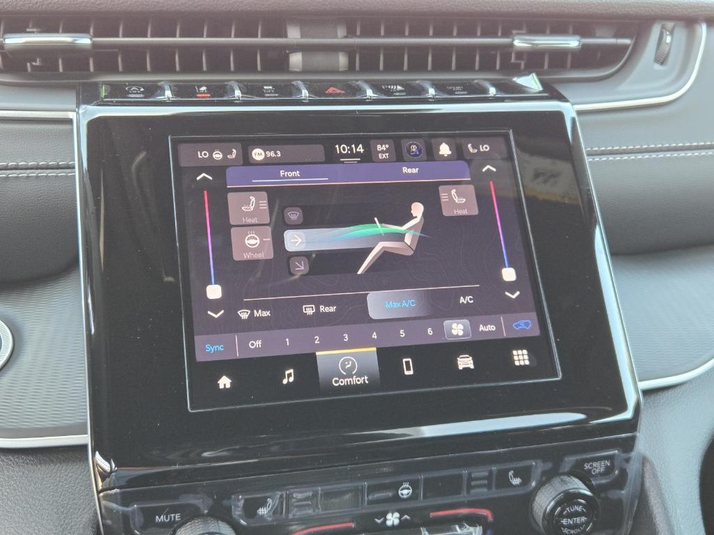 new 2025 Jeep Grand Cherokee L car, priced at $39,875