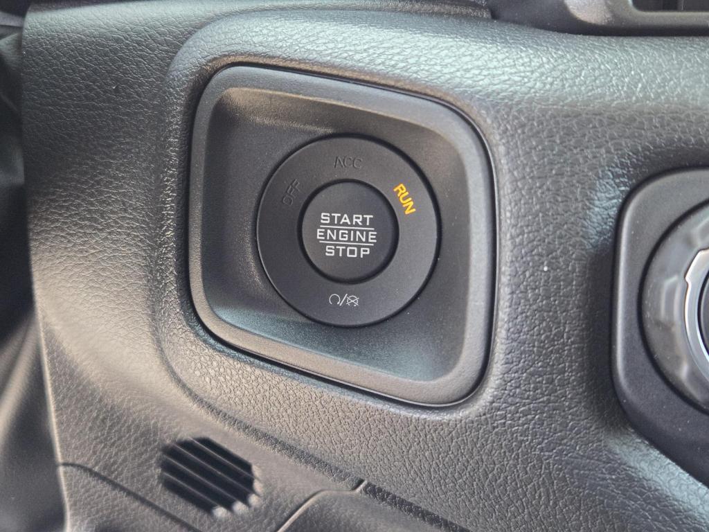 new 2025 Jeep Gladiator car