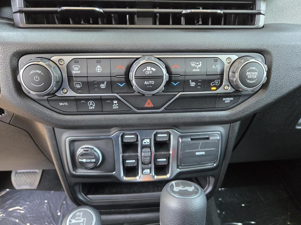 new 2025 Jeep Wrangler car, priced at $52,270