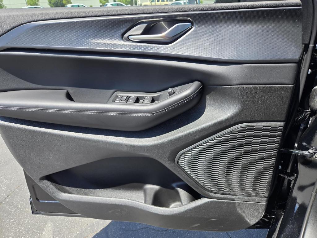 new 2025 Jeep Grand Cherokee car, priced at $36,625