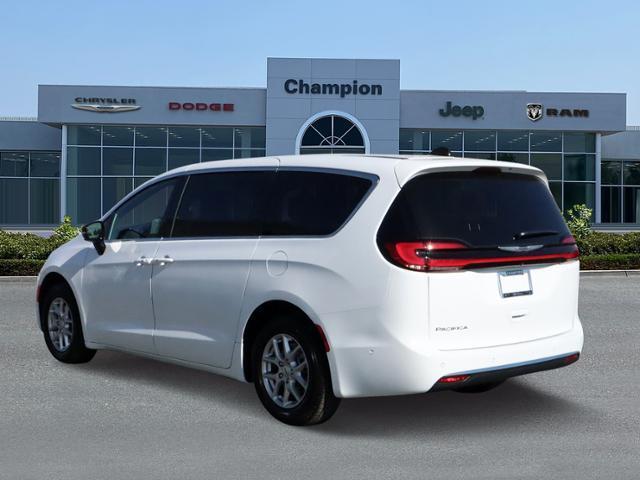 new 2025 Chrysler Pacifica car