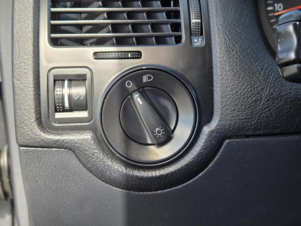used 2003 Volkswagen Jetta car, priced at $5,998