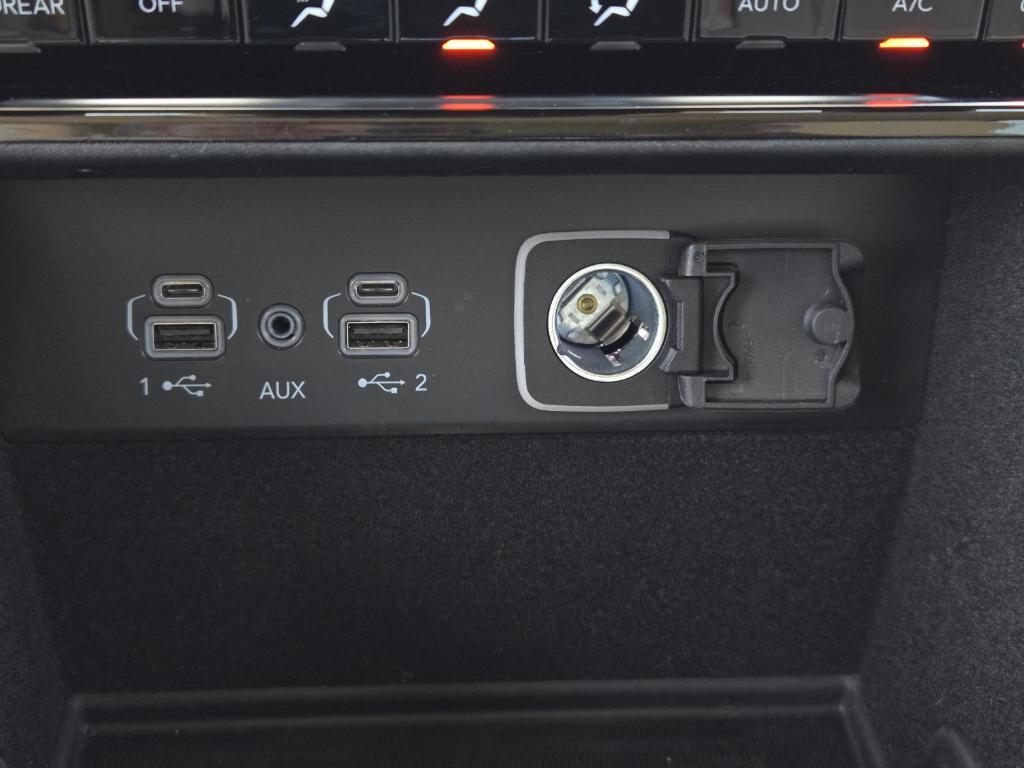 used 2022 Jeep Grand Cherokee car, priced at $32,998
