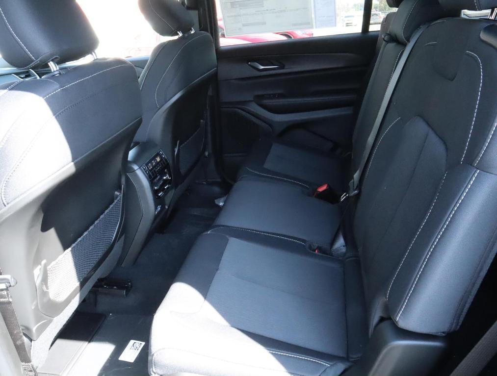 new 2025 Jeep Grand Cherokee L car, priced at $42,175