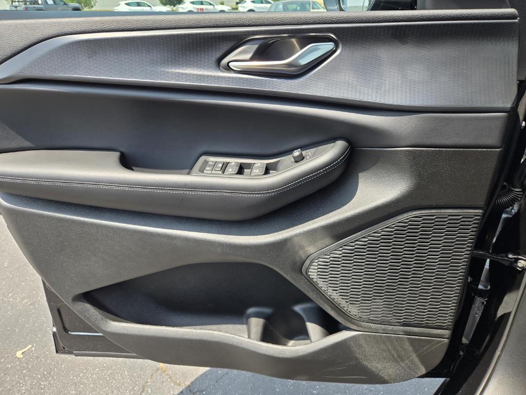 new 2025 Jeep Grand Cherokee L car, priced at $48,375