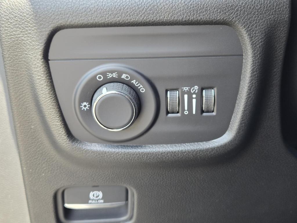 new 2025 Jeep Grand Cherokee car, priced at $47,250
