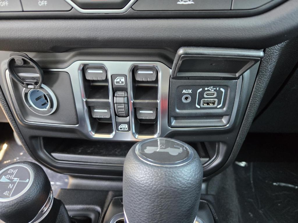 new 2025 Jeep Wrangler car, priced at $58,040