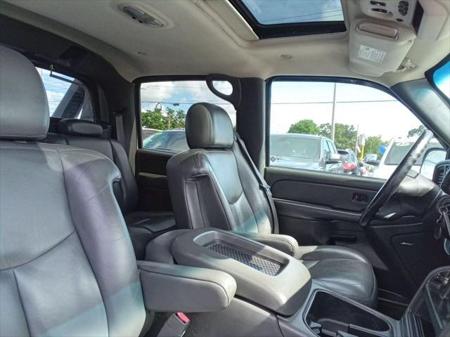 used 2004 Chevrolet Avalanche car, priced at $8,499