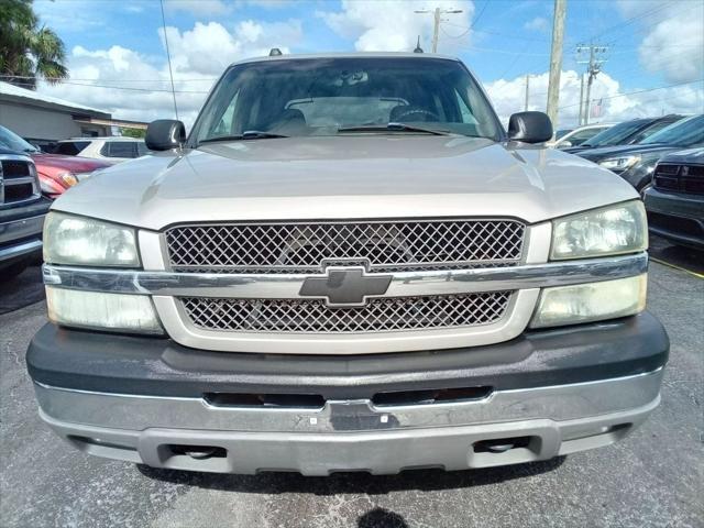 used 2004 Chevrolet Avalanche car, priced at $8,499