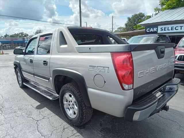 used 2004 Chevrolet Avalanche car, priced at $8,499