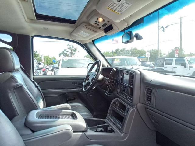 used 2004 Chevrolet Avalanche car, priced at $8,499