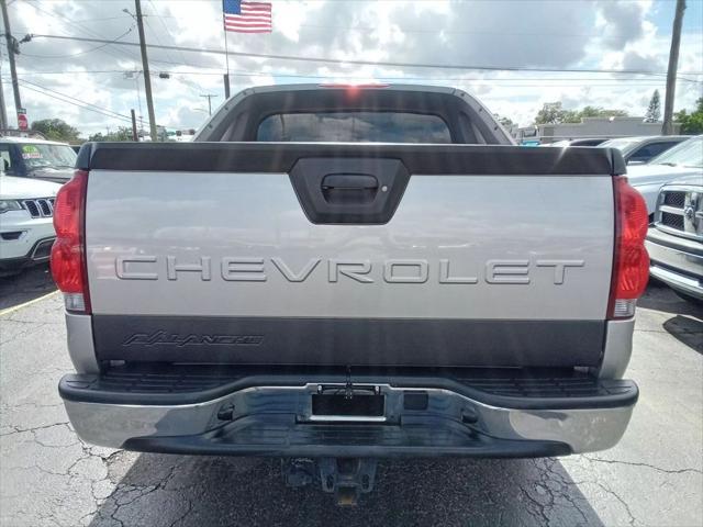 used 2004 Chevrolet Avalanche car, priced at $8,499