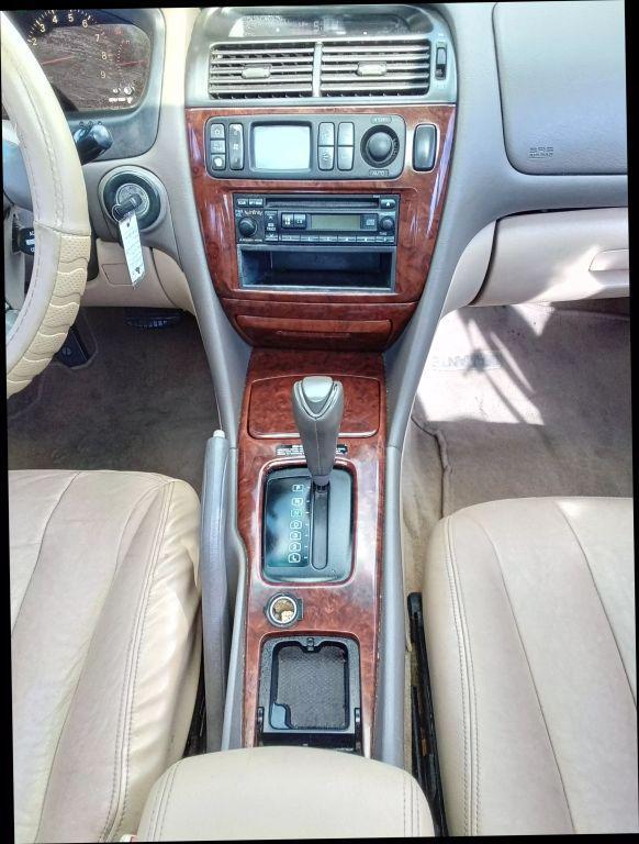 used 2002 Mitsubishi Diamante car, priced at $3,999