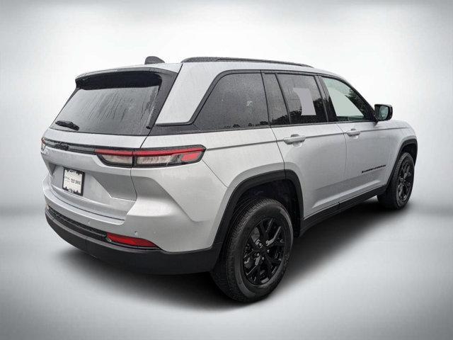 new 2025 Jeep Grand Cherokee car, priced at $45,025