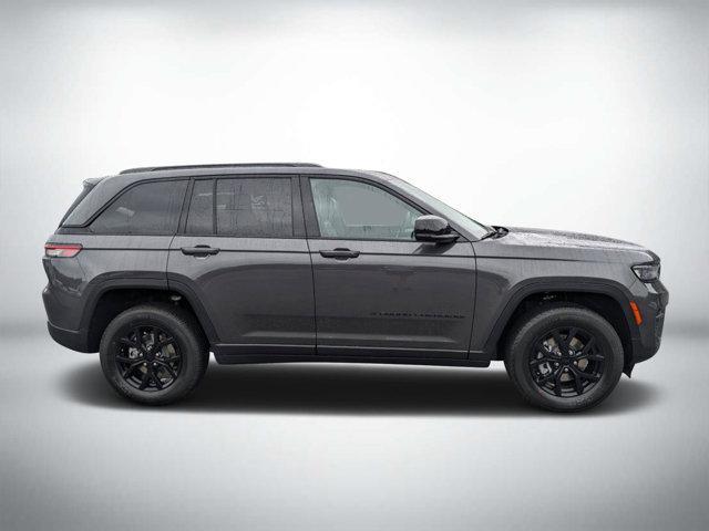 new 2025 Jeep Grand Cherokee car, priced at $45,025