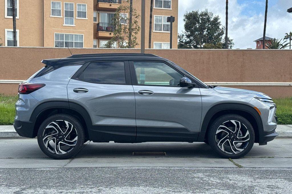 new 2025 Chevrolet TrailBlazer car, priced at $27,499