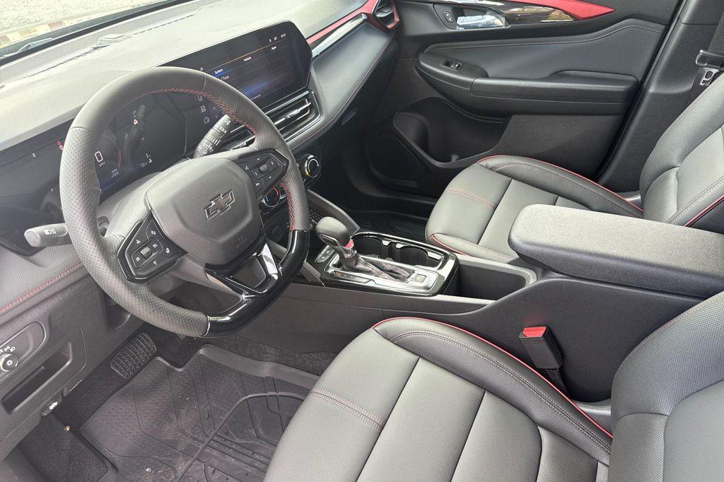 new 2025 Chevrolet TrailBlazer car, priced at $27,499
