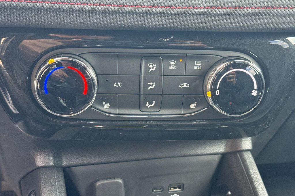 new 2025 Chevrolet TrailBlazer car, priced at $27,499