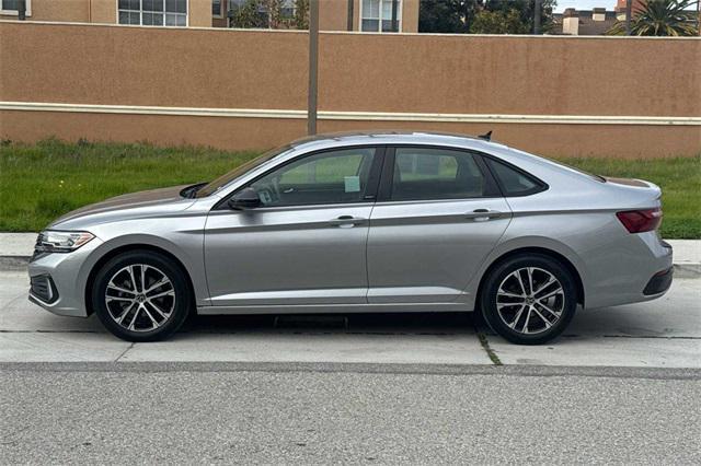 used 2024 Volkswagen Jetta car