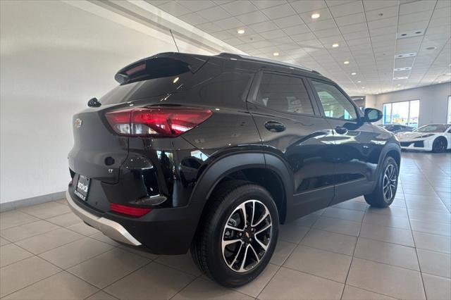 new 2025 Chevrolet TrailBlazer car, priced at $28,195