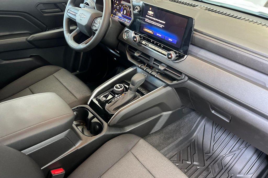 new 2025 Chevrolet Colorado car, priced at $38,626