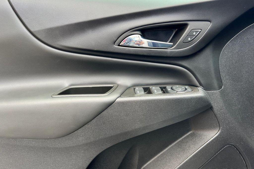 used 2022 Chevrolet Equinox car, priced at $21,301