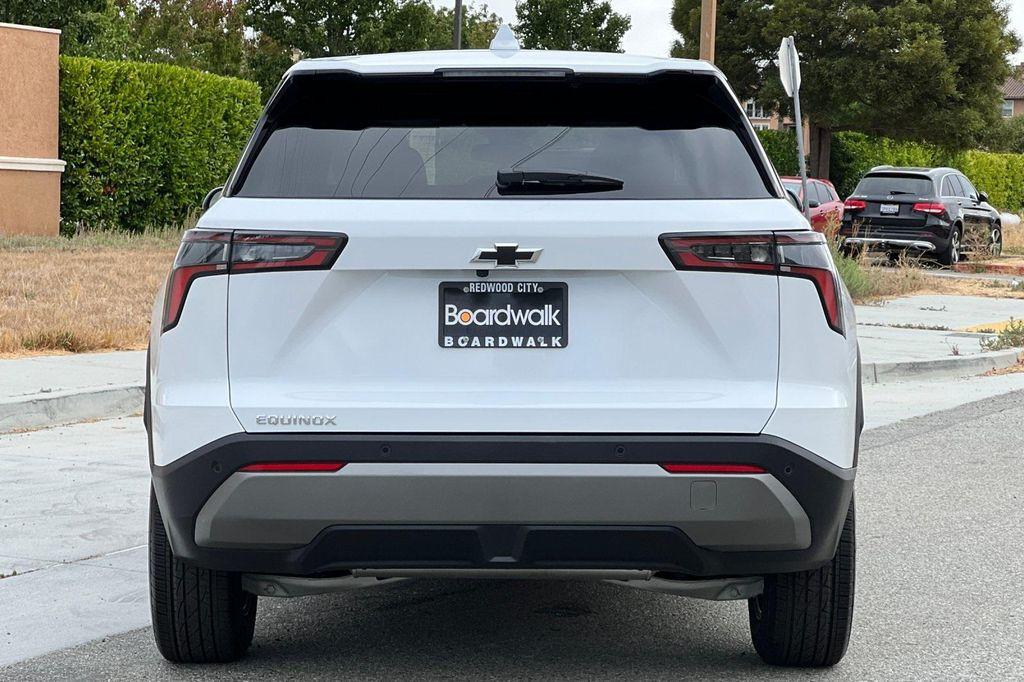 new 2026 Chevrolet Equinox car, priced at $30,017