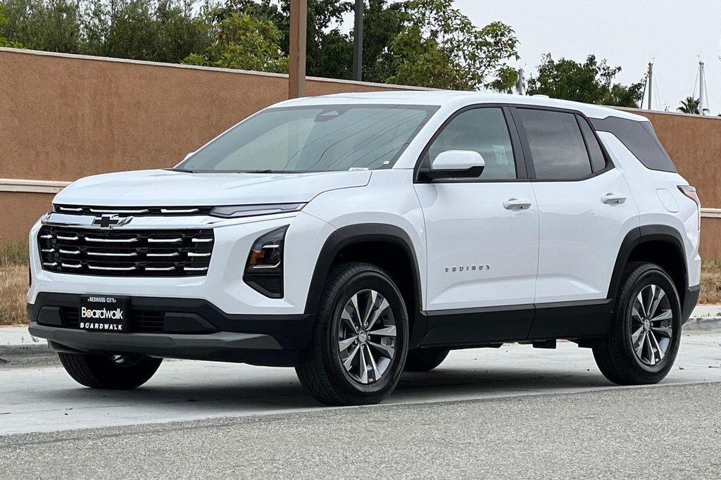new 2026 Chevrolet Equinox car, priced at $30,017