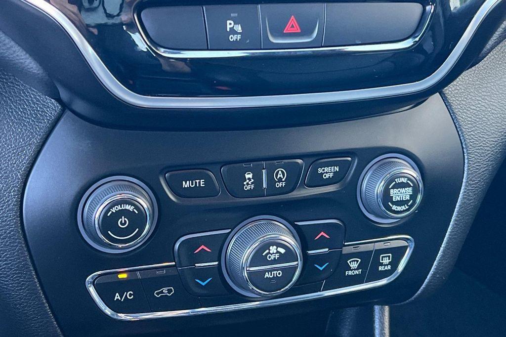 used 2019 Jeep Cherokee car, priced at $17,998