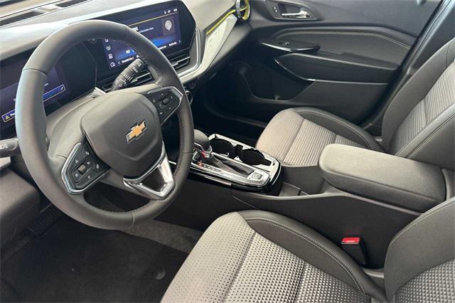 new 2025 Chevrolet Trax car, priced at $25,235