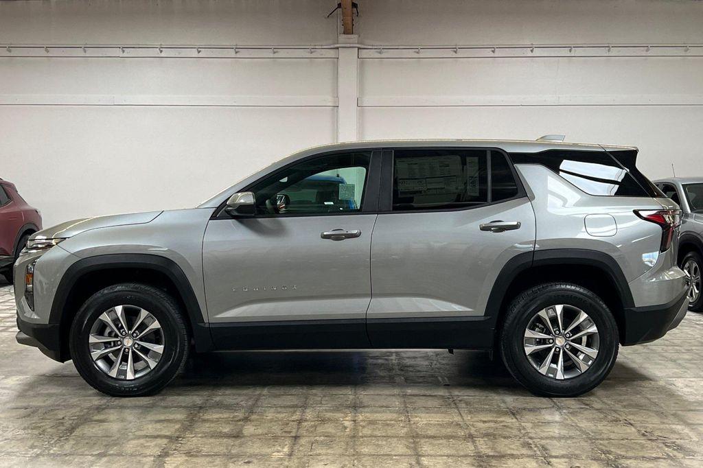 new 2026 Chevrolet Equinox car, priced at $30,017