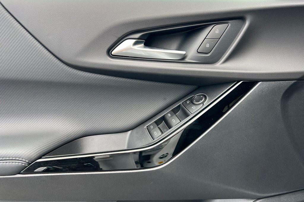 new 2026 Chevrolet Equinox car, priced at $30,017