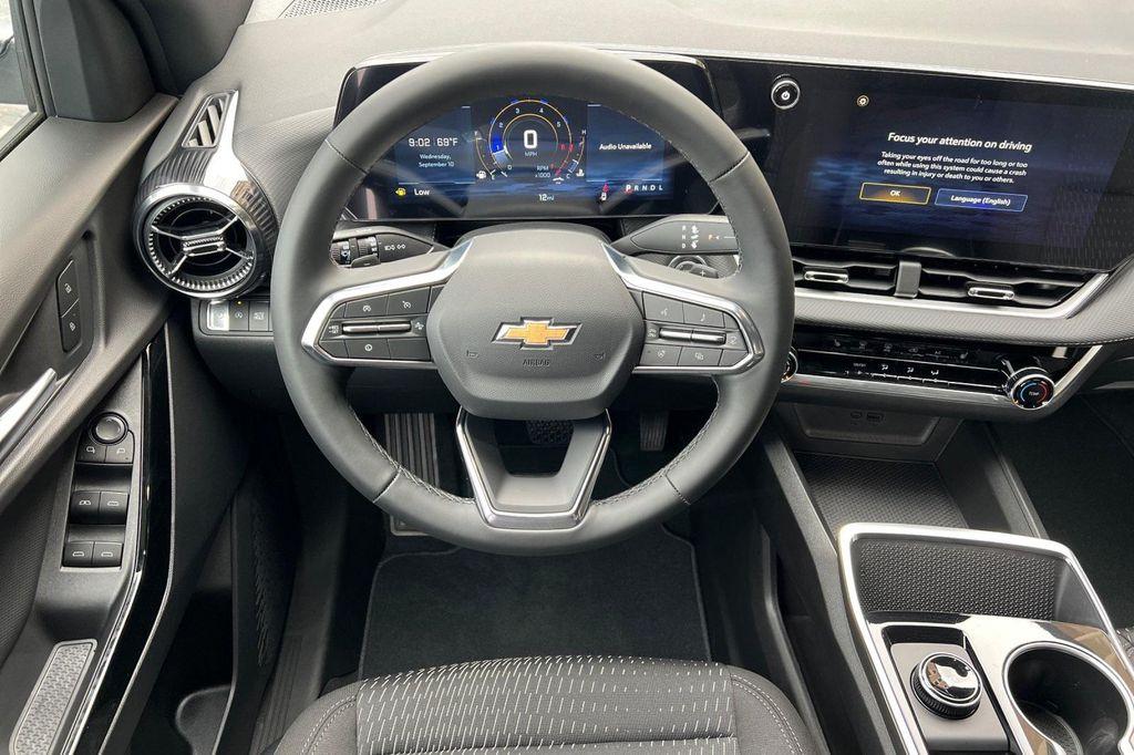 new 2026 Chevrolet Equinox car, priced at $30,017