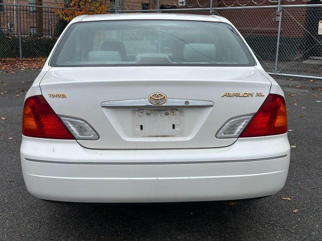 used 2000 Toyota Avalon car, priced at $6,098