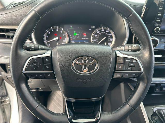 used 2020 Toyota Highlander car, priced at $34,087
