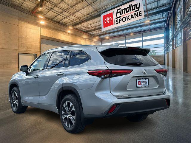 used 2020 Toyota Highlander car, priced at $34,087