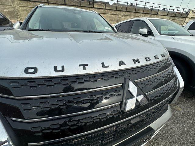 used 2022 Mitsubishi Outlander car, priced at $24,999