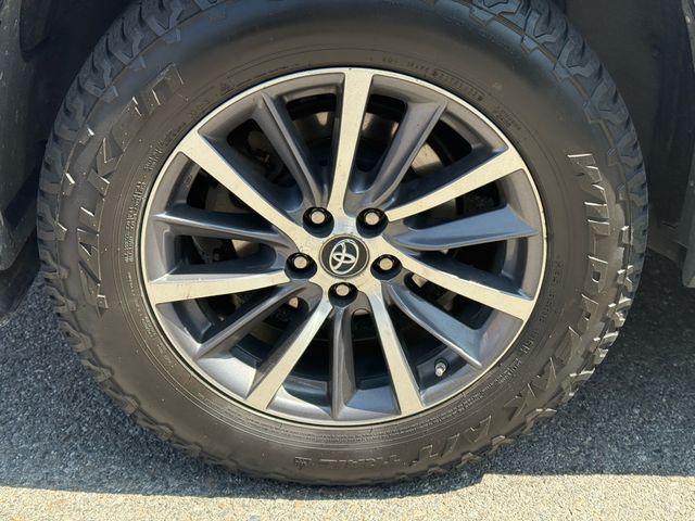 used 2018 Toyota Highlander car, priced at $23,595