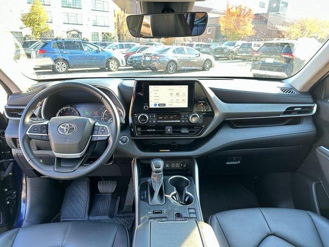 used 2023 Toyota Highlander car, priced at $41,595