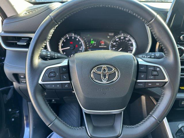 used 2023 Toyota Highlander car, priced at $41,595