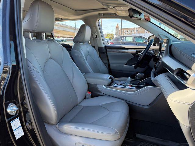 used 2021 Toyota Highlander Hybrid car, priced at $36,363
