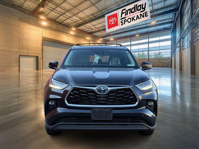 used 2021 Toyota Highlander Hybrid car, priced at $37,995