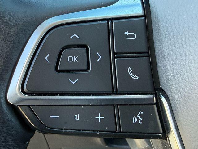 used 2021 Toyota Highlander Hybrid car, priced at $36,363