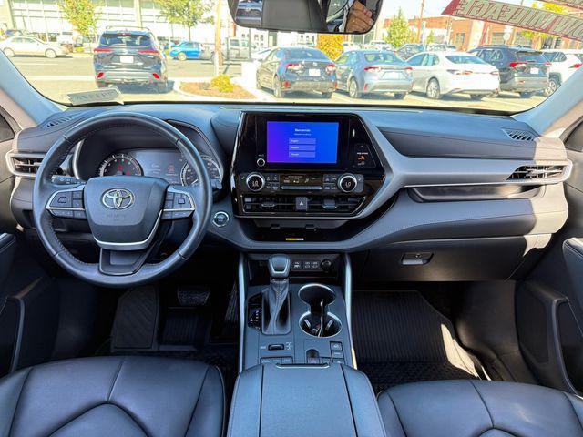 used 2023 Toyota Highlander car, priced at $41,995