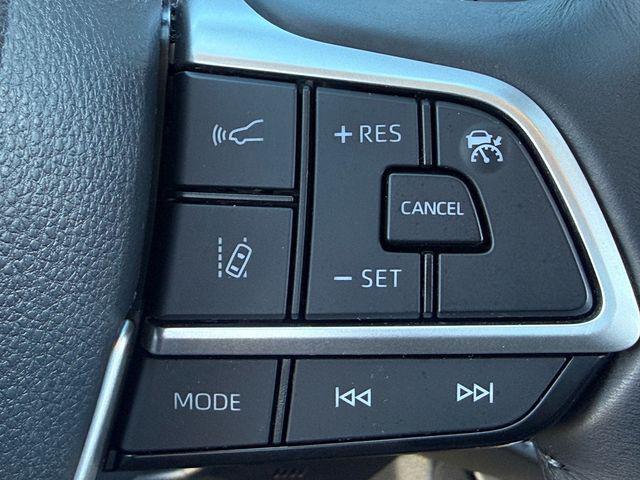 used 2023 Toyota Highlander car, priced at $41,995