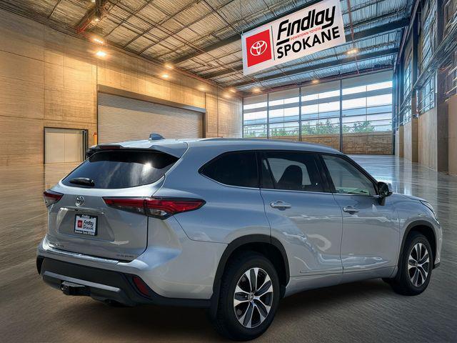 used 2022 Toyota Highlander car, priced at $37,482