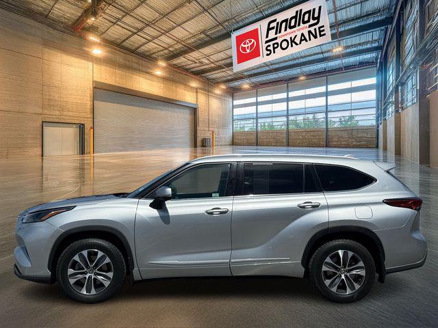 used 2022 Toyota Highlander car, priced at $37,482