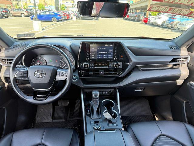used 2021 Toyota Highlander car, priced at $36,957